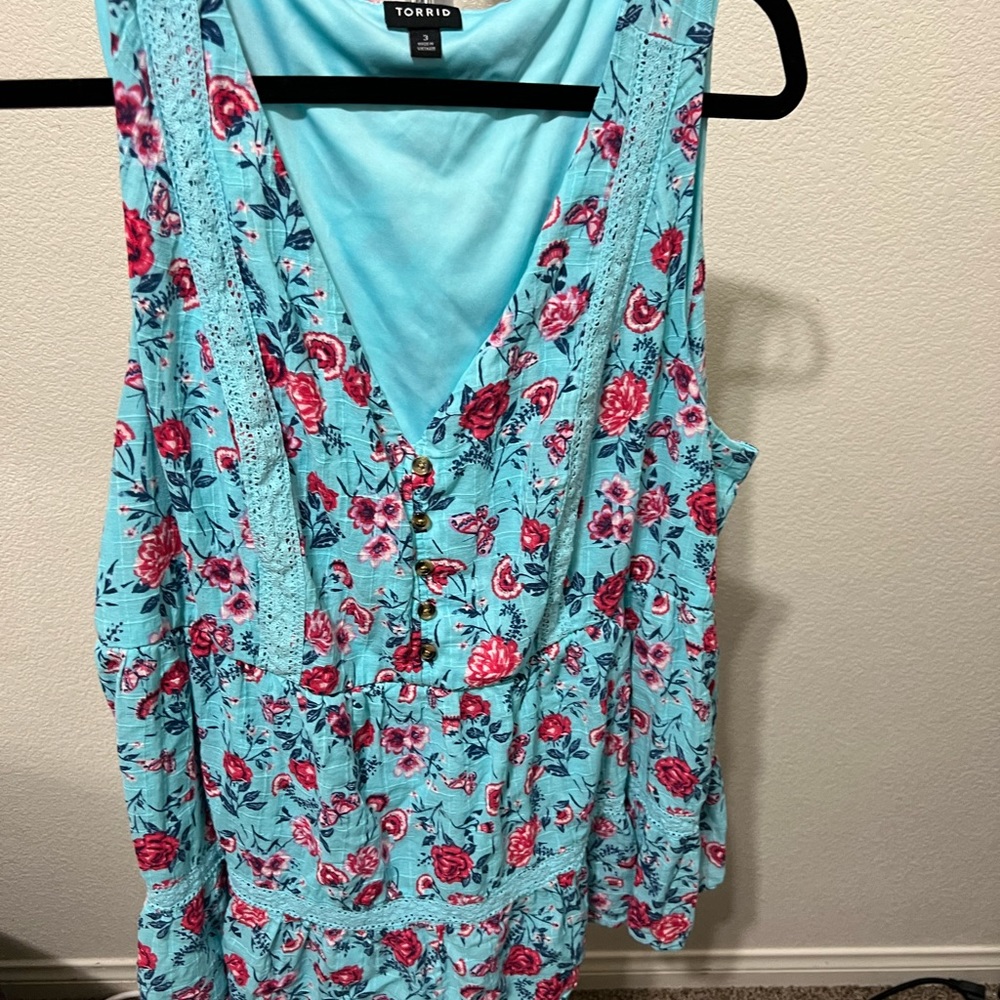 torrid Turquoise Floral Lace-Trim Button Tank with Pink Roses